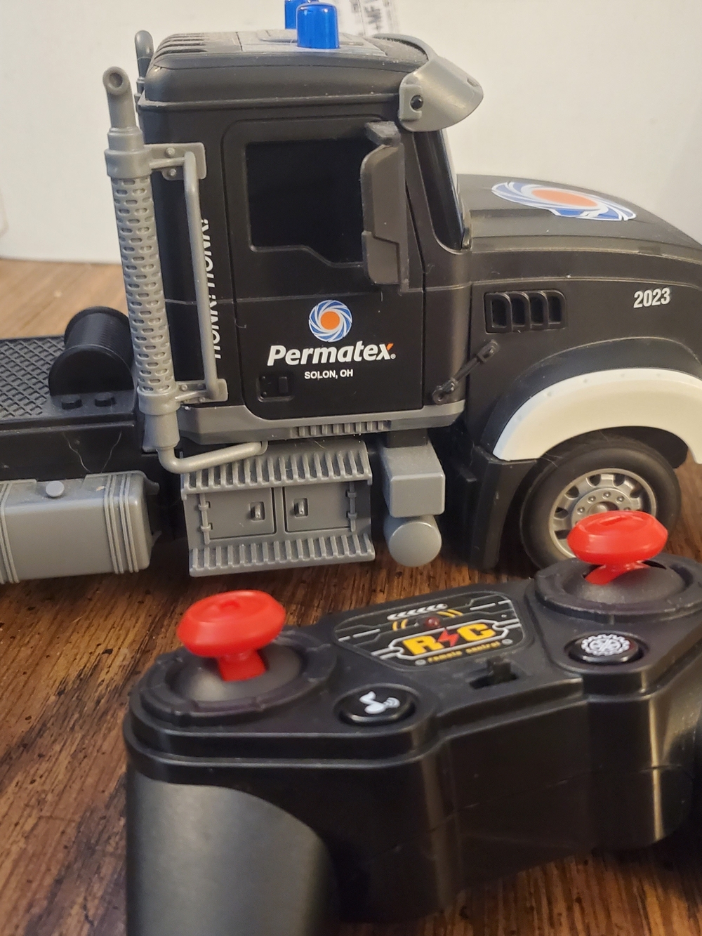 Remote Control Tractor Trailer Permatex - Picture 3 of 7